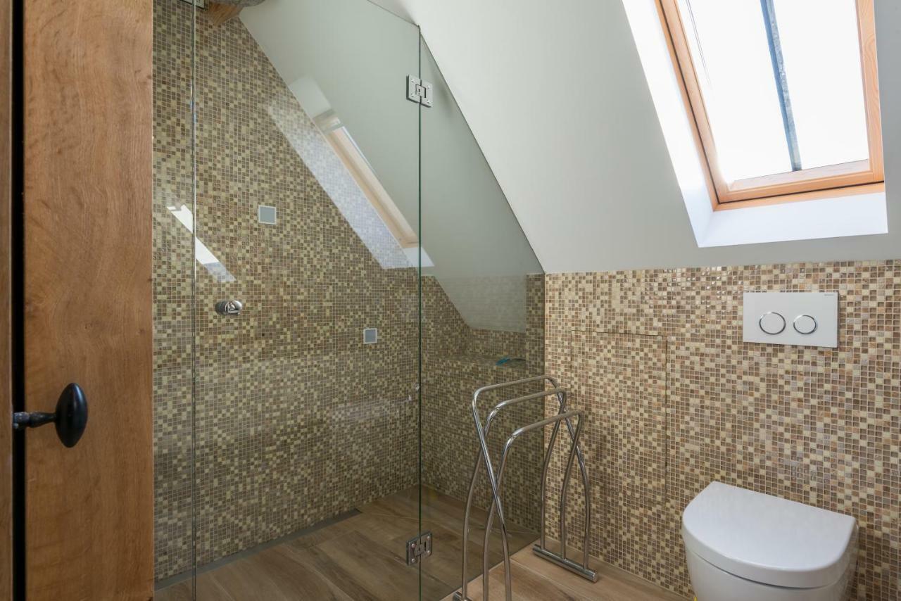 Holiday Home,857040695:JPEG